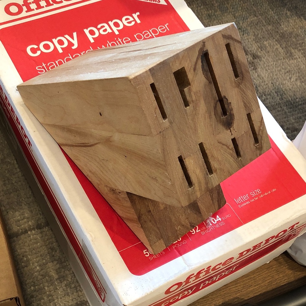 8-knife wood storage block